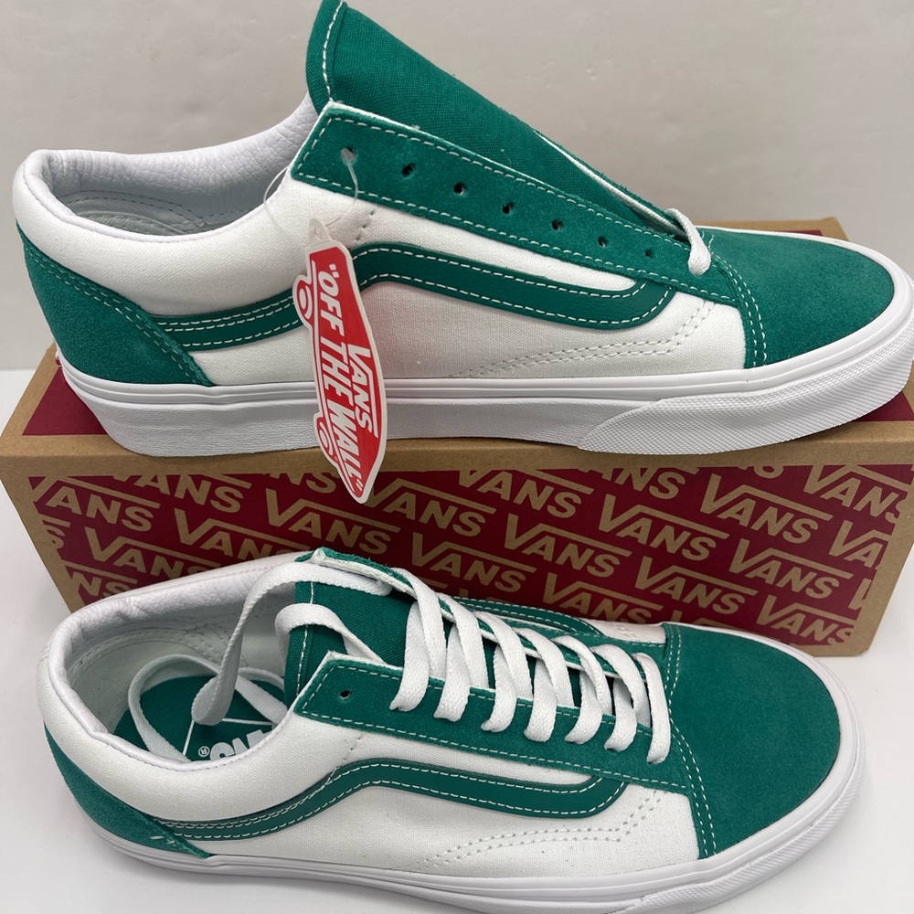 Vans Men’s Style 36 'Classic Sport - Cadmium Green Sneakers
VN0A54F69YE
Stylish - Picture 5 of 16